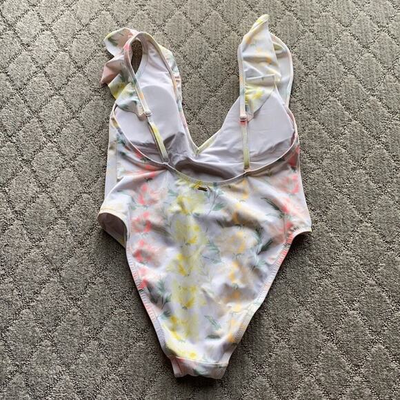 PINK White Shine Floral Ruffle Deep V swimsuit summer vacation beach - Picture 5 of 6